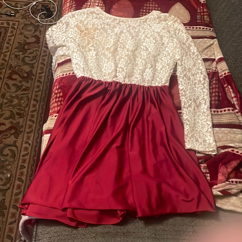 Brand new had only wore it once for Christmas Eve one yea in great condition